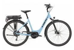 Vélo De Ville Électrique Trek Verve+ 2 Lowstep Bosch 300wh Shimano Altus 9V Azure